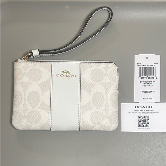 Coach White Wristlet Brand New - Picture 1 of 5